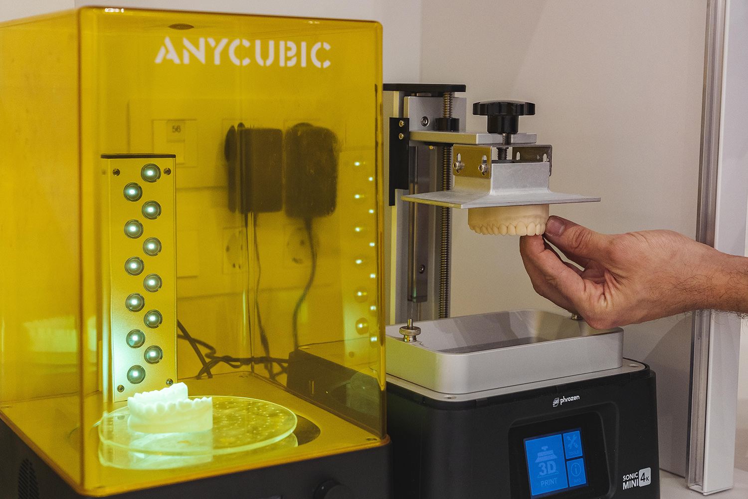 Equipament dental de Clínica Brufau: escàner intraoral, impressora 3D i tomografia